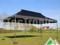 easy-up tent 3x6 met mooi en intens zwart dakzeil. Let op de dakspanning! Mooi strak zoals het hoort.